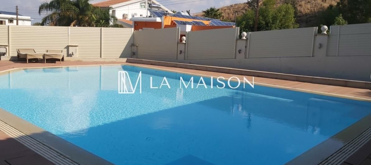 Haus in Nikosia, Zypern, 600 m² - Foto 1