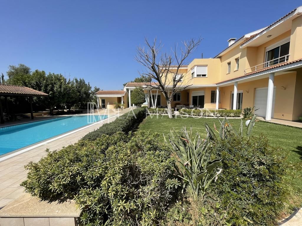 House in Nicosia, Cyprus, 450 m² - picture 1