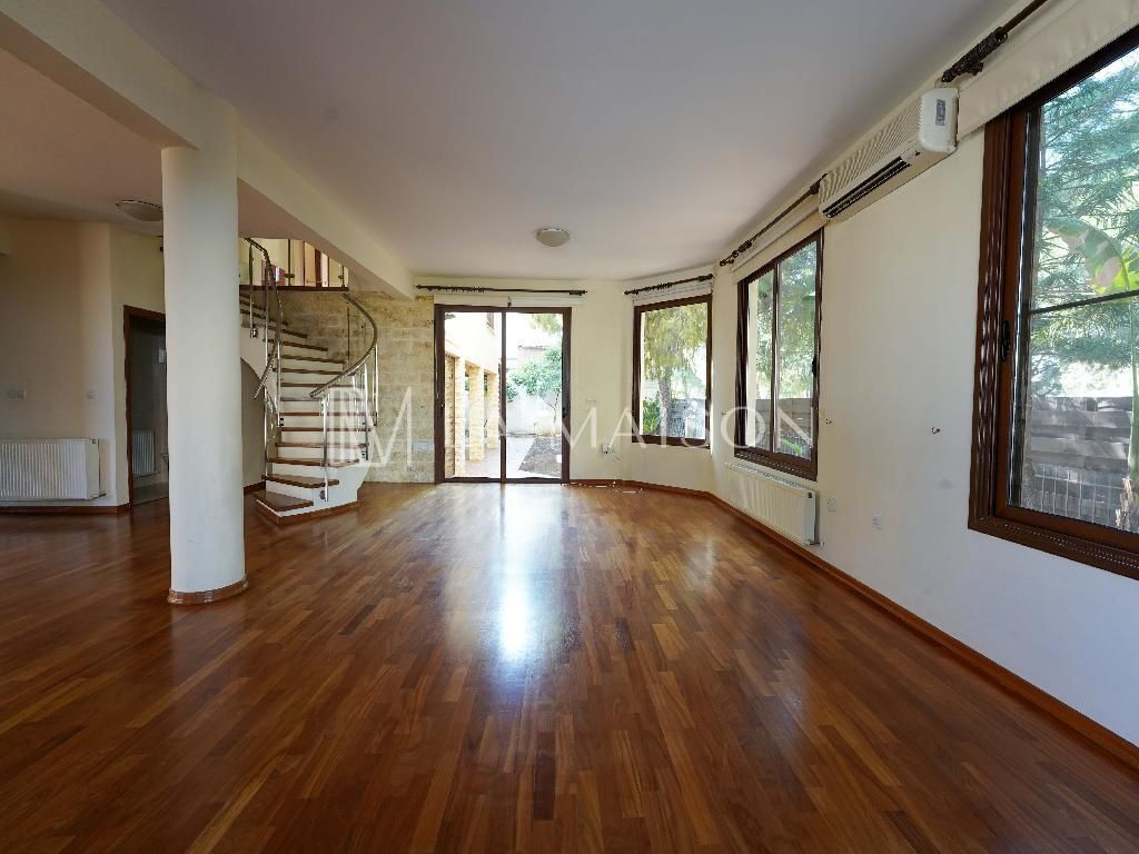 Casa en Nicosia, Chipre, 320 m² - imagen 1