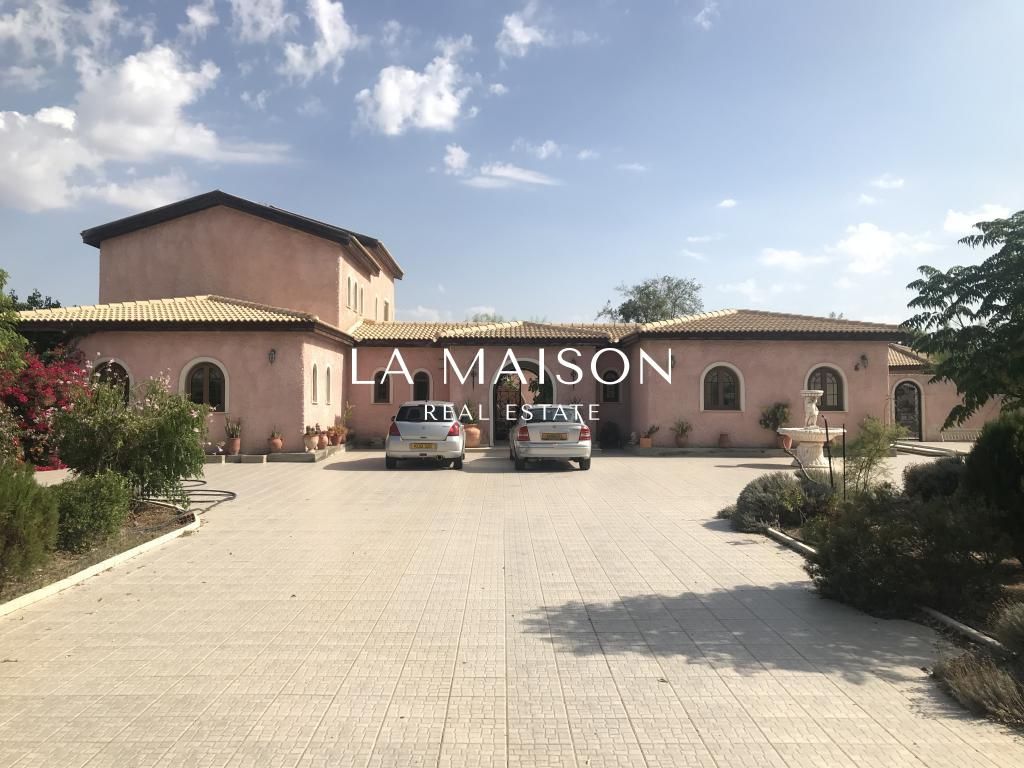 Casa en Nicosia, Chipre, 500 m² - imagen 1
