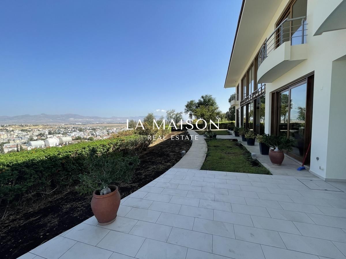 Casa en Nicosia, Chipre, 900 m² - imagen 1