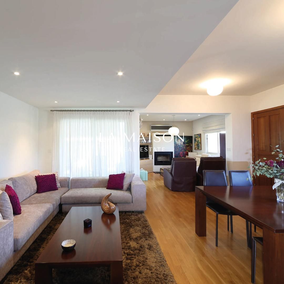 House in Nicosia, Cyprus, 271 m² - picture 1