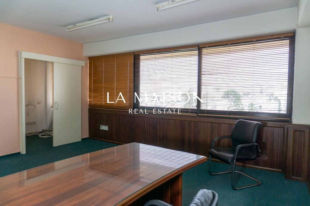 Oficina en Nicosia, Chipre, 331 m² - imagen 1