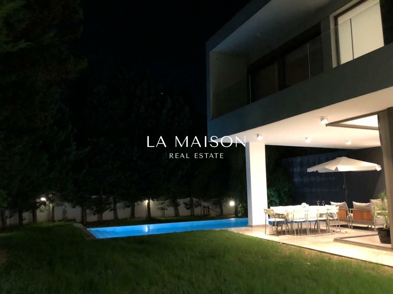 House in Nicosia, Cyprus, 420 m² - picture 1