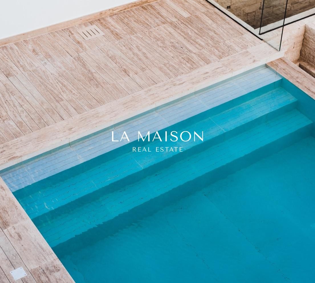 Maison à Famagouste, Chypre, 413 m² - image 1