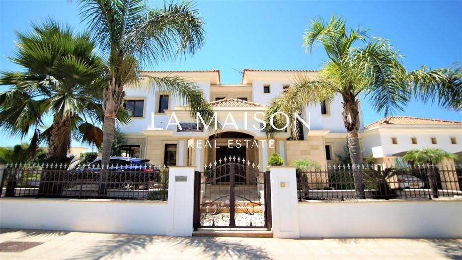 Casa en Pafos, Chipre, 817 m² - imagen 1