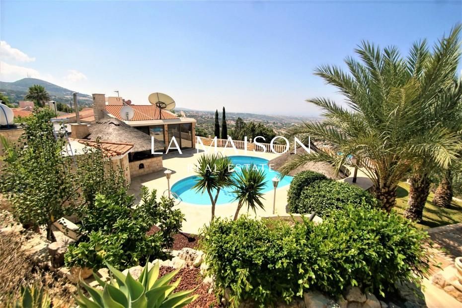 House in Paphos, Cyprus, 200 m² - picture 1