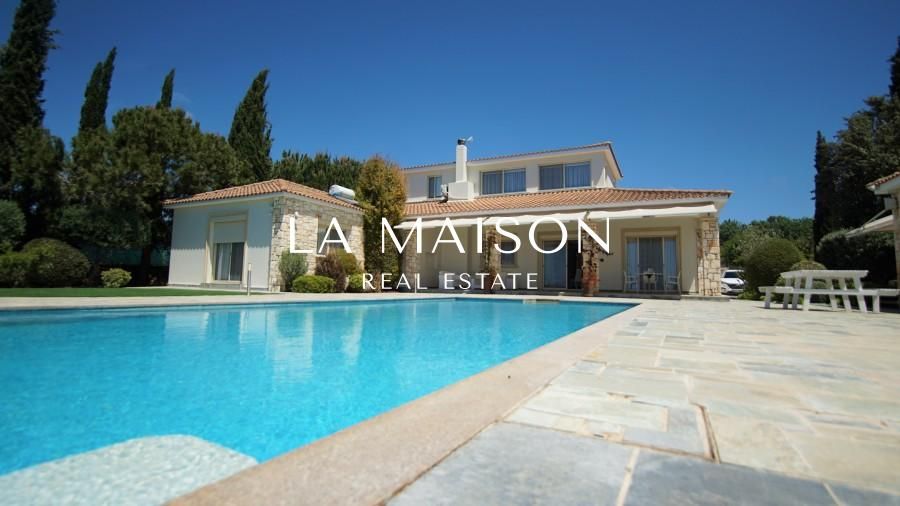 House in Paphos, Cyprus, 370 m² - picture 1