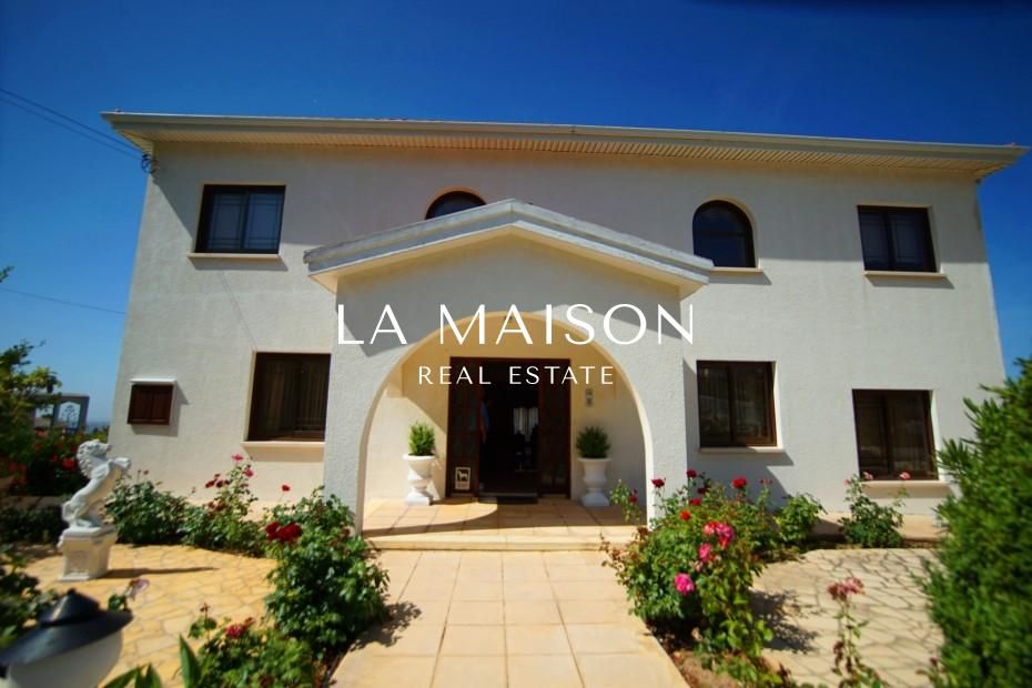 House in Paphos, Cyprus, 500 m² - picture 1