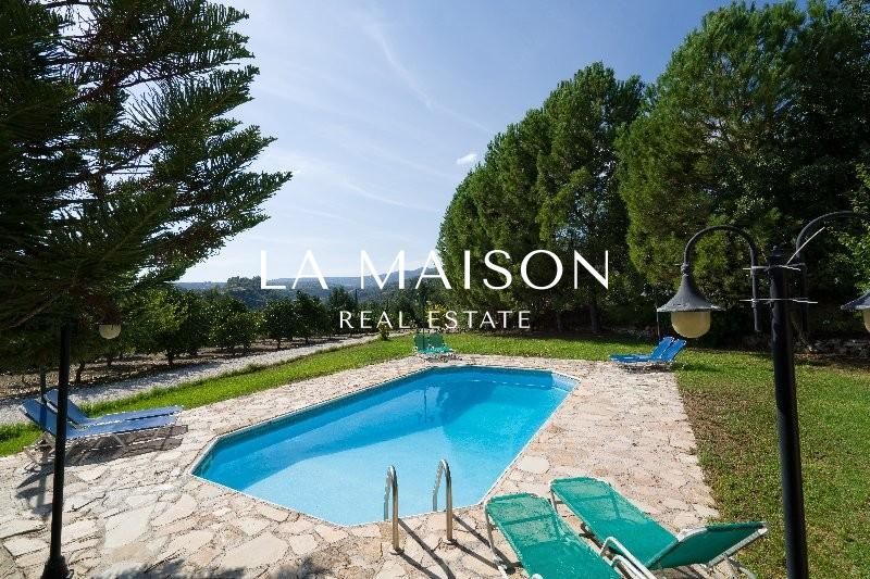 House in Paphos, Cyprus, 300 m² - picture 1