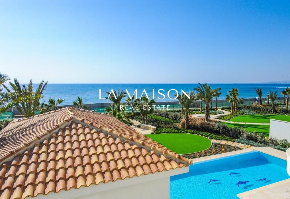 Maison à Larnaca, Chypre, 713 m² - image 1