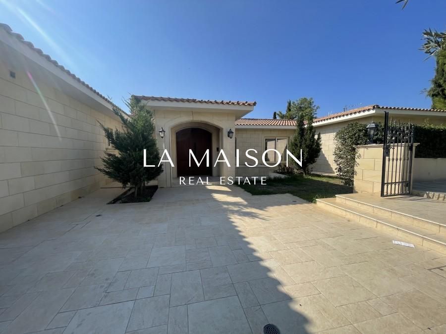 House in Paphos, Cyprus, 650 m² - picture 1