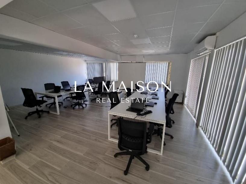Oficina en Nicosia, Chipre, 418 m² - imagen 1