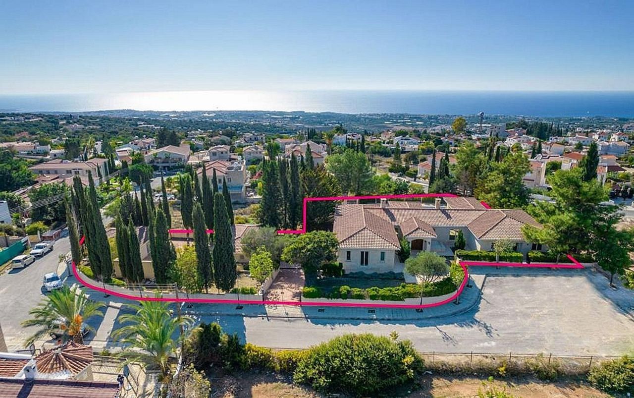 Maison à Paphos, Chypre, 650 m² - image 1