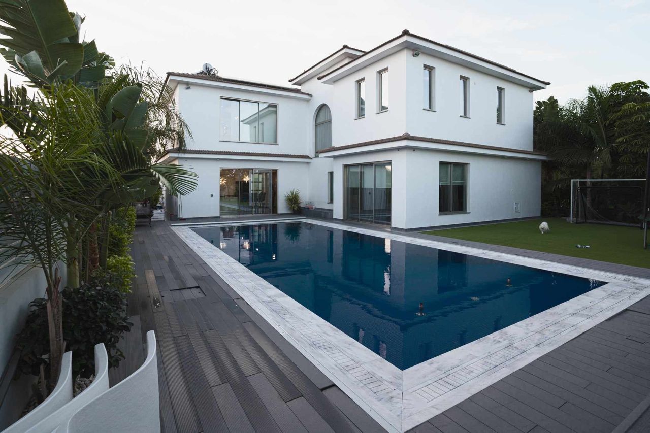 Maison à Larnaca, Chypre, 480 m² - image 1