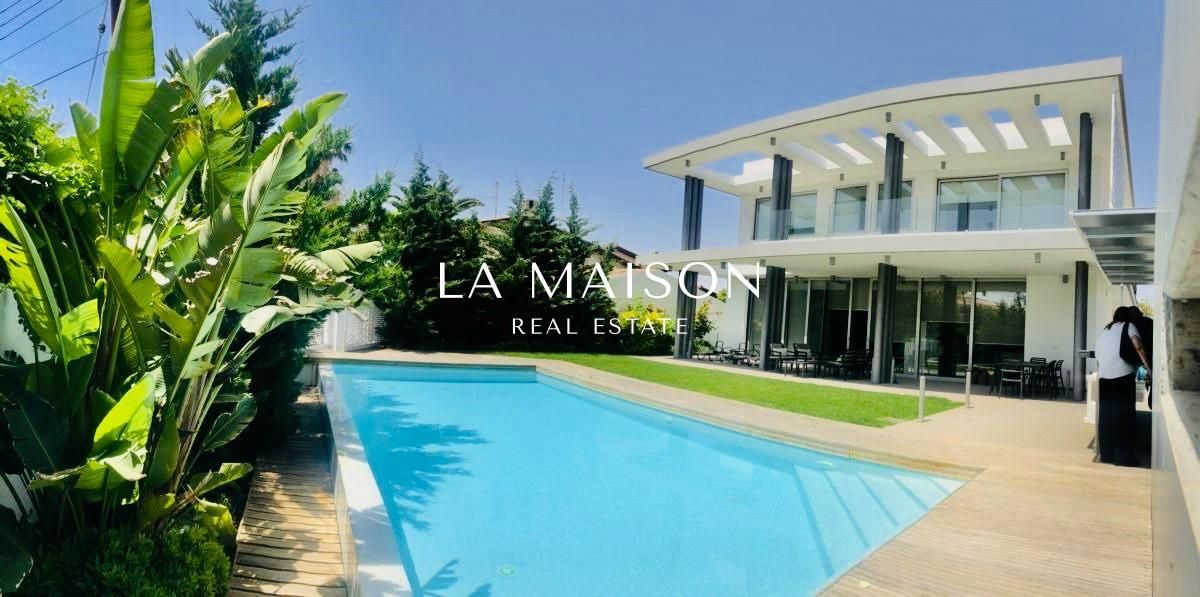 House in Nicosia, Cyprus, 1 000 m² - picture 1
