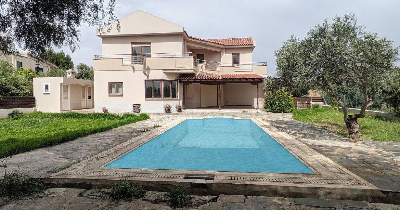 Casa en Nicosia, Chipre, 220 m² - imagen 1