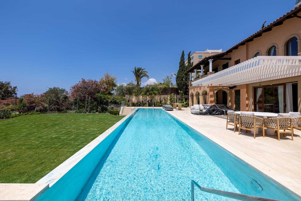 Maison à Limassol, Chypre, 645 m² - image 1