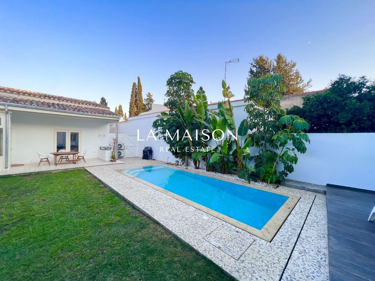 House in Nicosia, Cyprus, 250 m² - picture 1
