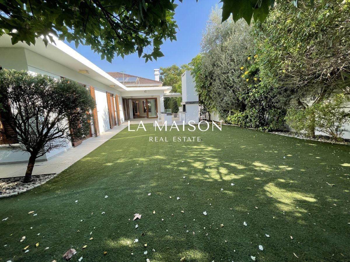 Casa en Nicosia, Chipre, 450 m² - imagen 1