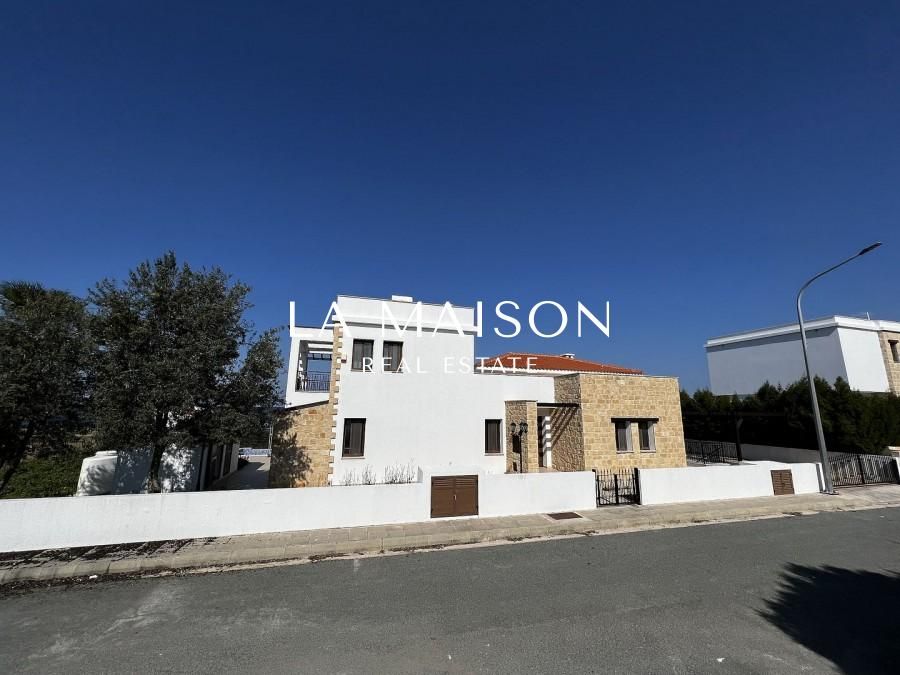 Maison à Paphos, Chypre, 270 m² - image 1