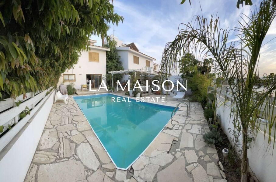 House in Nicosia, Cyprus, 250 m² - picture 1