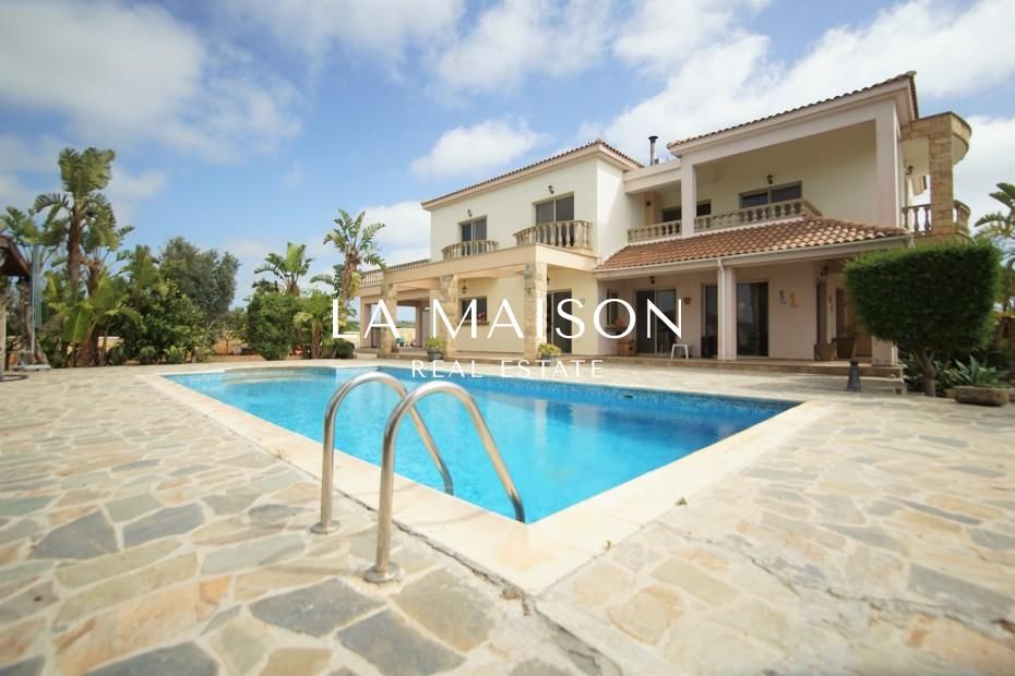 Casa en Pafos, Chipre, 360 m² - imagen 1