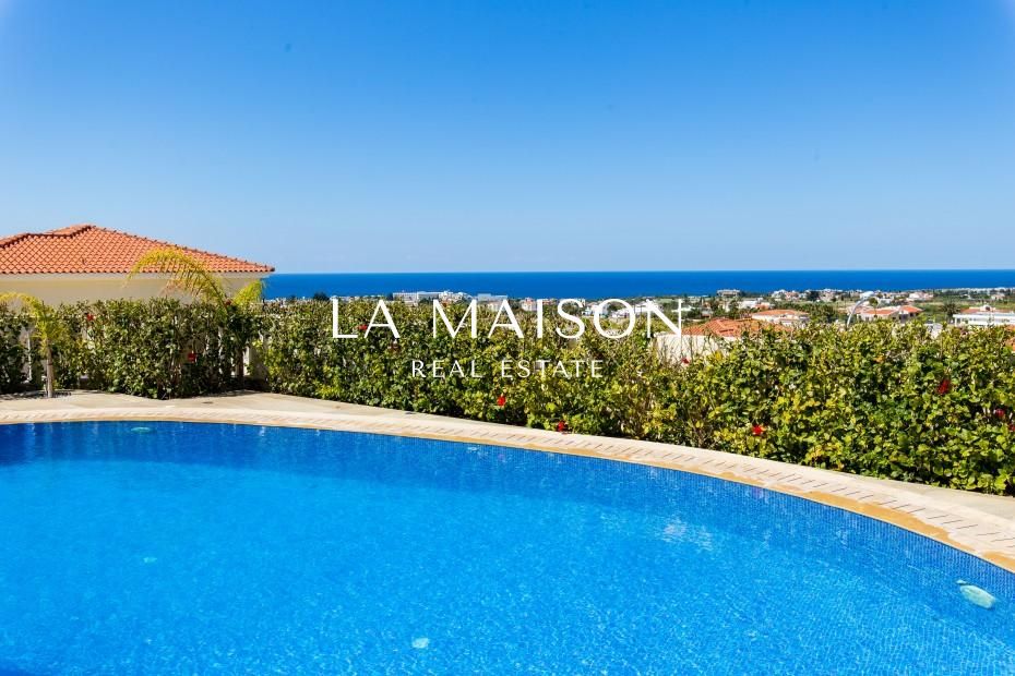 House in Paphos, Cyprus, 370 m² - picture 1