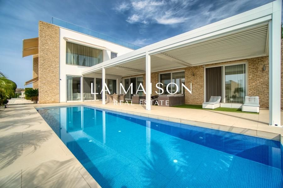 Casa en Pafos, Chipre, 360 m² - imagen 1