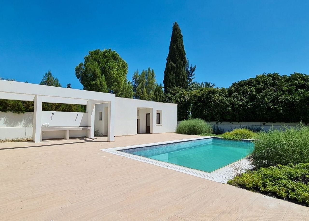 Haus in Nikosia, Zypern, 330 m² - Foto 1