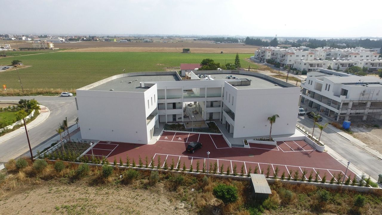 Office in Larnaca, Cyprus, 326 m² - picture 1