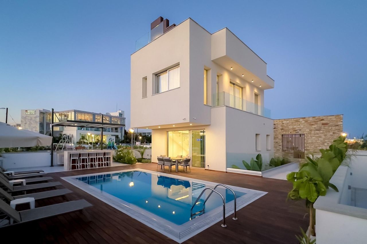 Haus in Famagusta, Zypern, 205 m² - Foto 1
