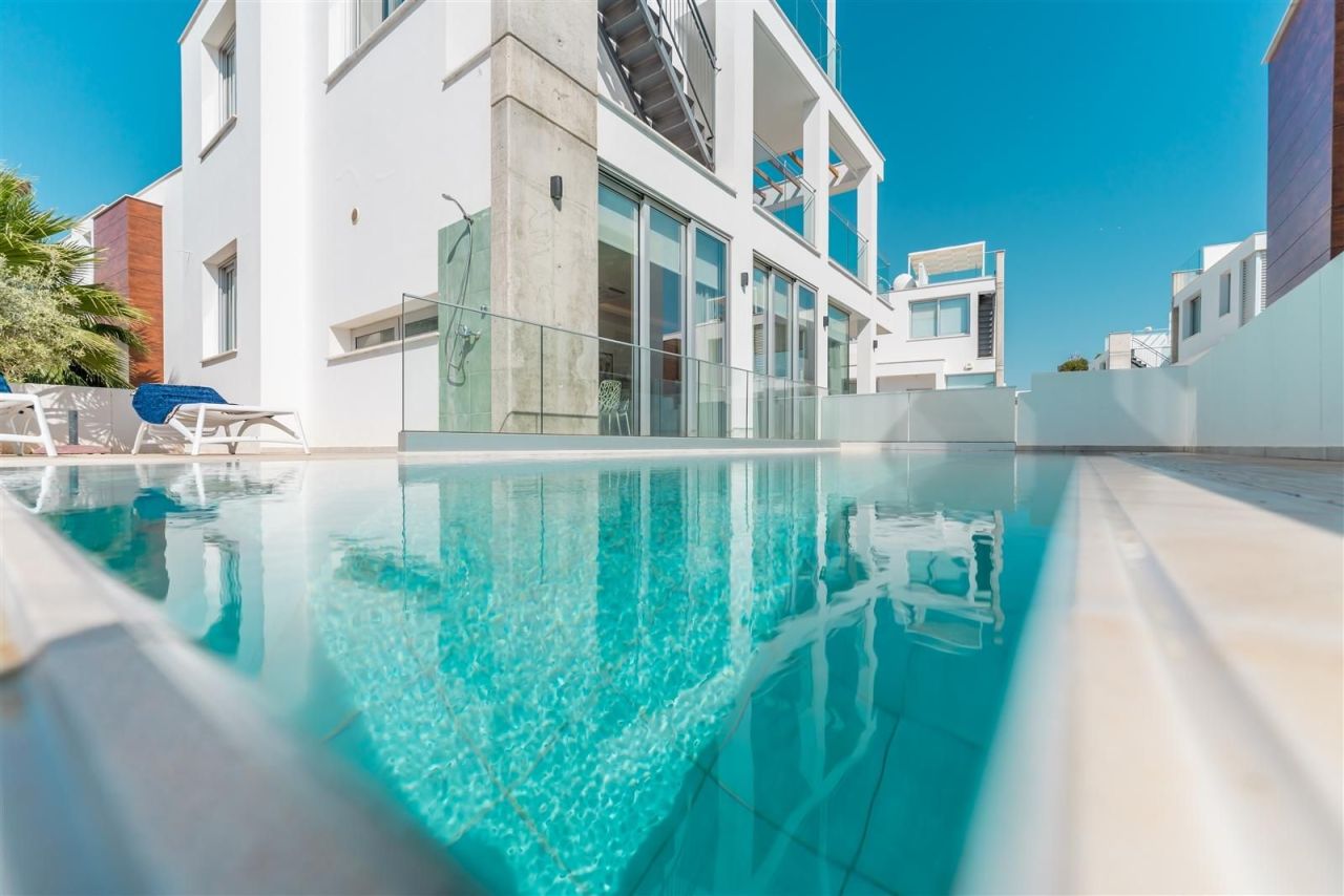 Maison à Famagouste, Chypre, 175 m² - image 1
