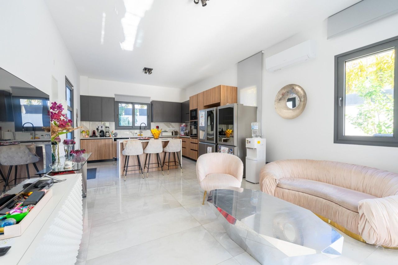 Maison à Limassol, Chypre, 253 m² - image 1