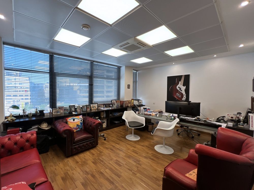 Oficina en Nicosia, Chipre, 284 m² - imagen 1