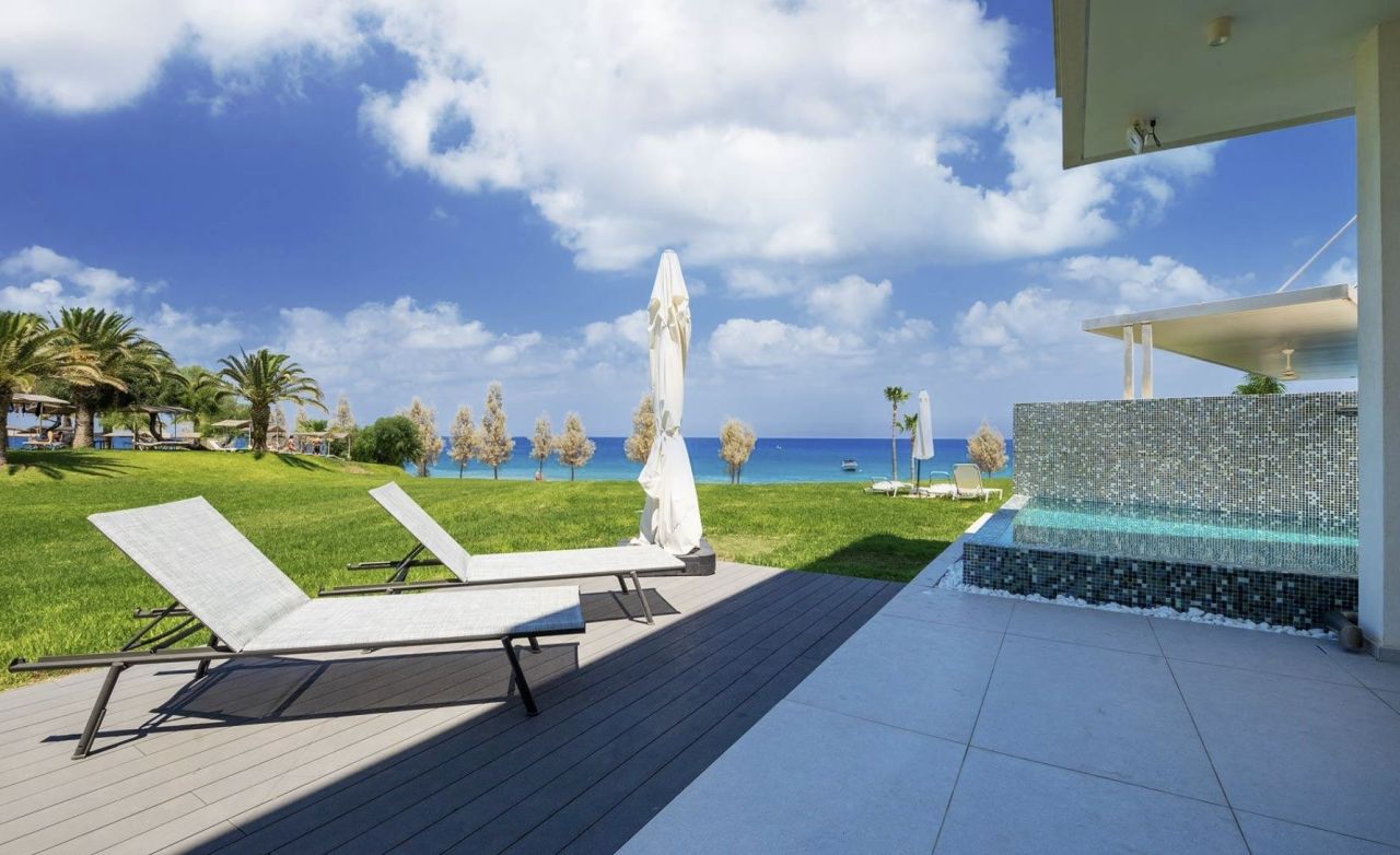 Maison à Famagouste, Chypre, 462 m² - image 1