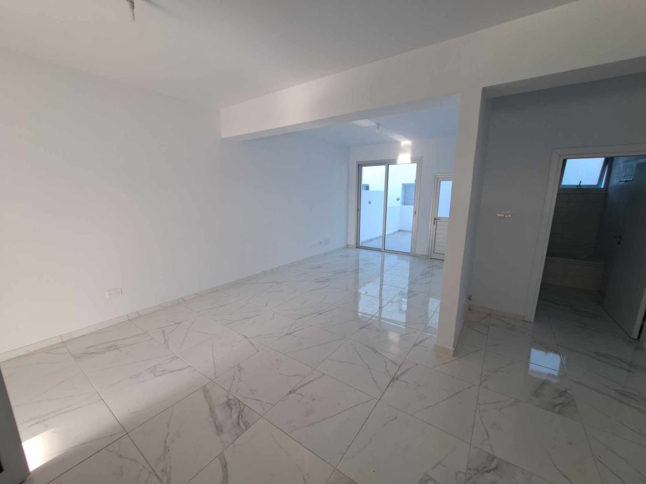 Apartamento en Lárnaca, Chipre, 80 m² - imagen 1