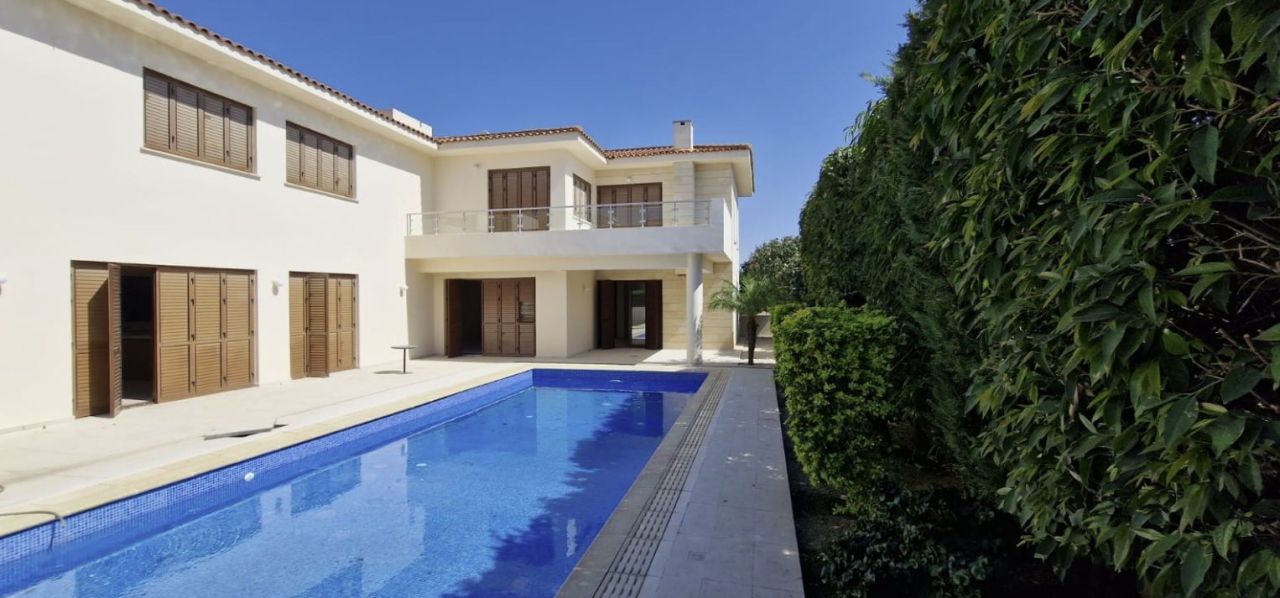 Maison à Nicosie, Chypre, 380 m² - image 1
