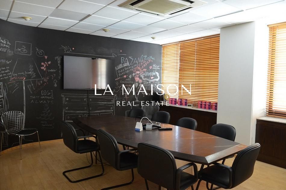 Office in Nicosia, Cyprus, 296 m² - picture 1