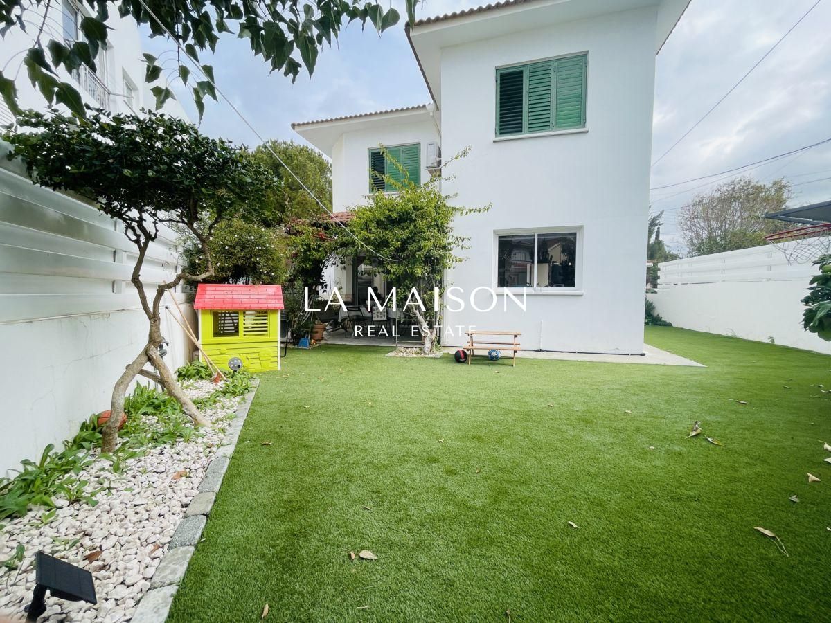Casa en Nicosia, Chipre, 210 m² - imagen 1