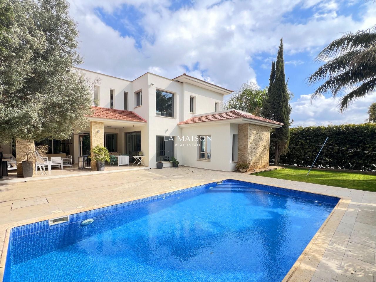 Casa en Nicosia, Chipre, 480 m² - imagen 1