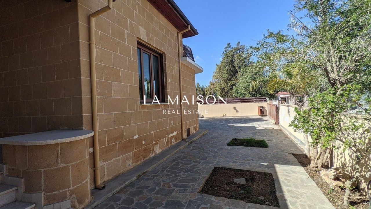 House in Nicosia, Cyprus, 287 m² - picture 1
