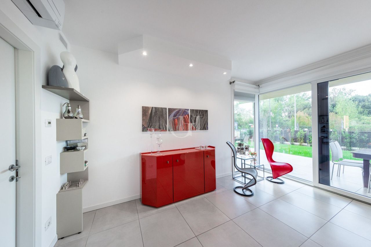 Apartment on Lake Garda, Italy, 128 m² - picture 2