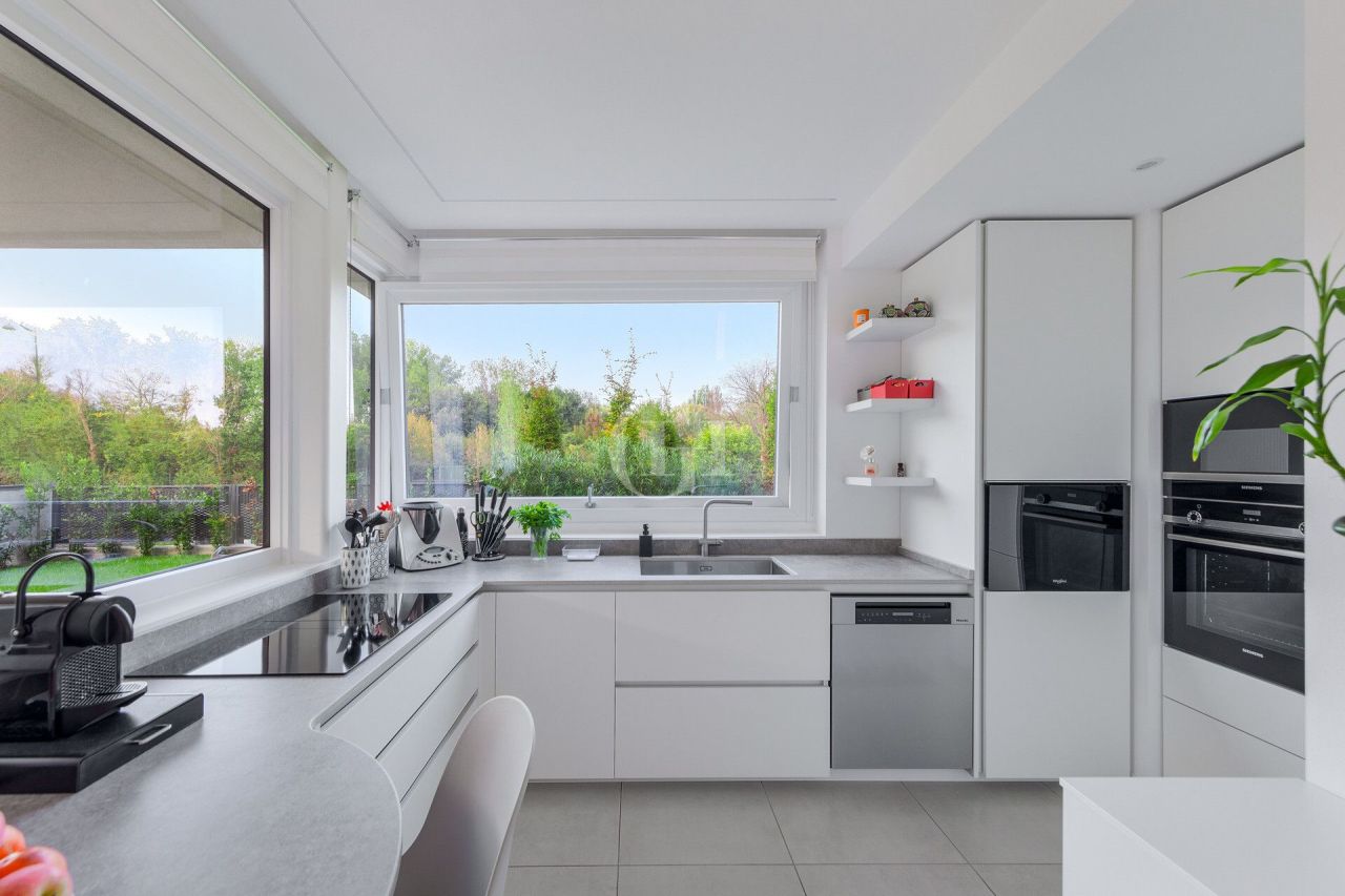 Apartment on Lake Garda, Italy, 128 m² - picture 5