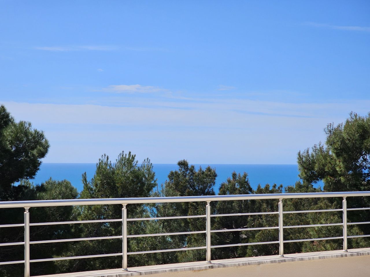 Villa in Bar, Montenegro, 140 m² - picture 1