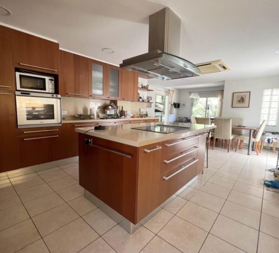 House in Nicosia, Cyprus, 260 m² - picture 7