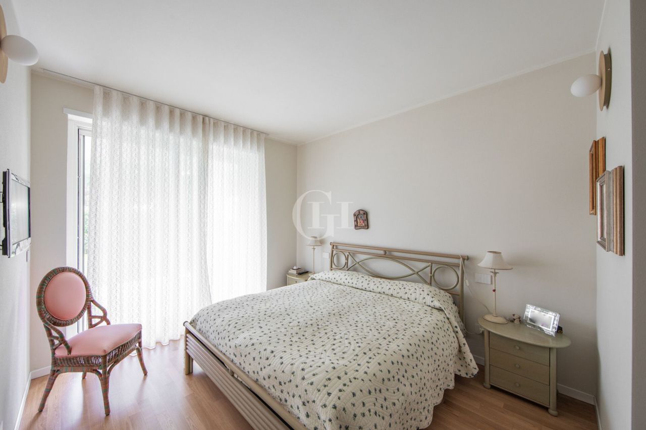 Apartment on Lake Garda, Italy, 130 m² - picture 9
