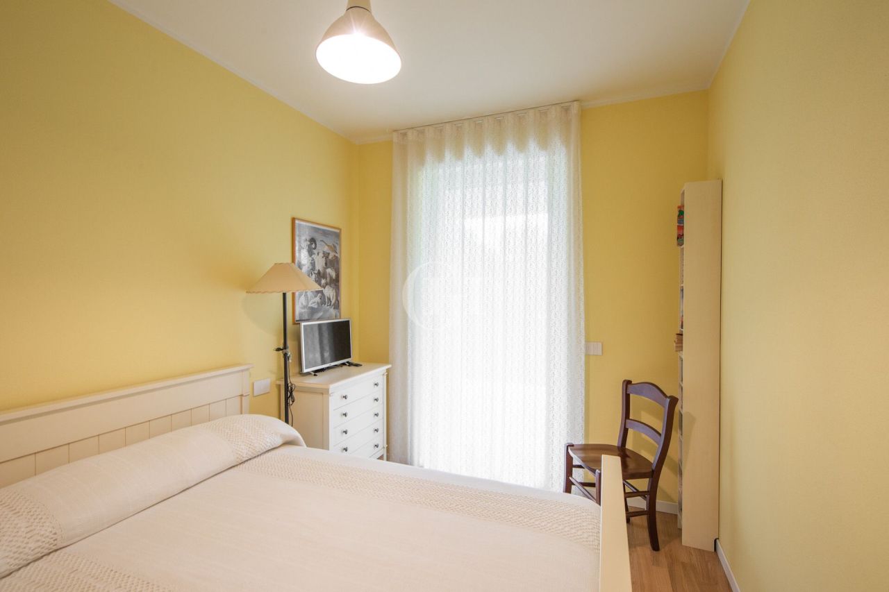 Apartment on Lake Garda, Italy, 130 m² - picture 11