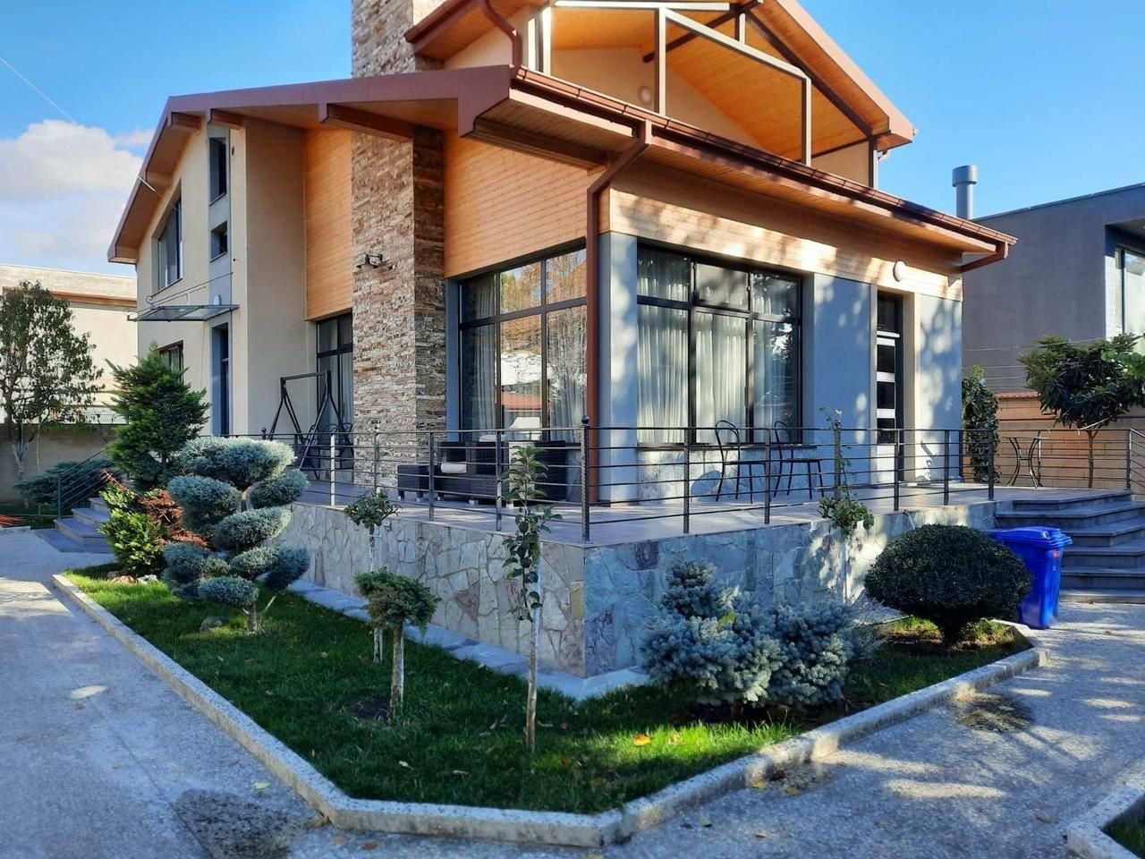 Casa en Tbilisi, Georgia, 306 m² - imagen 1