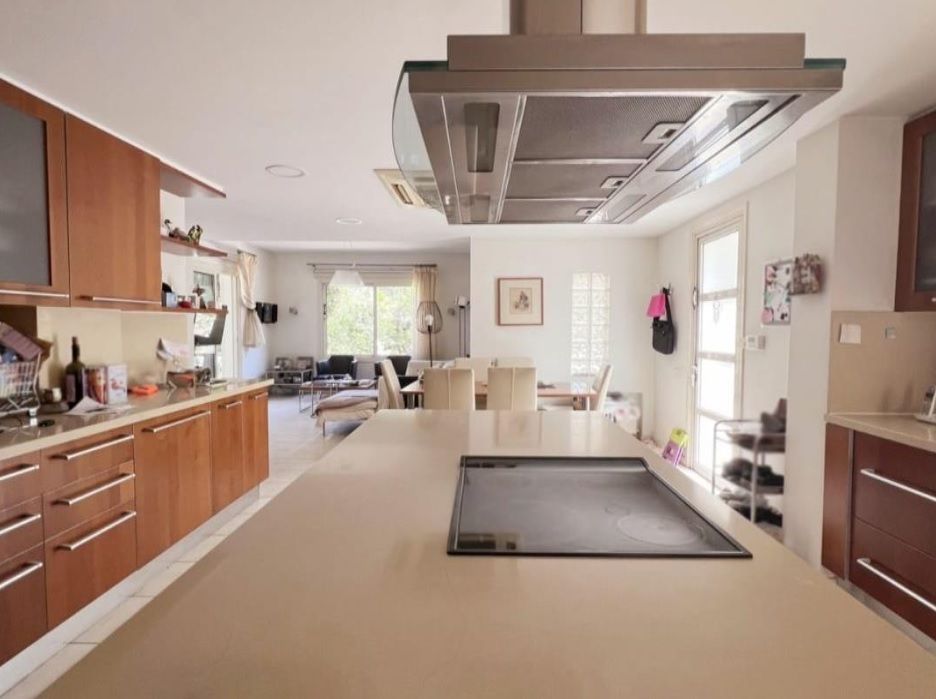 House in Nicosia, Cyprus, 260 m² - picture 11